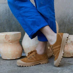 Pataugas AUTHENTIQUE L/S F4G OCRE -Pataugas Soldes Boutique authentique low suede ocre